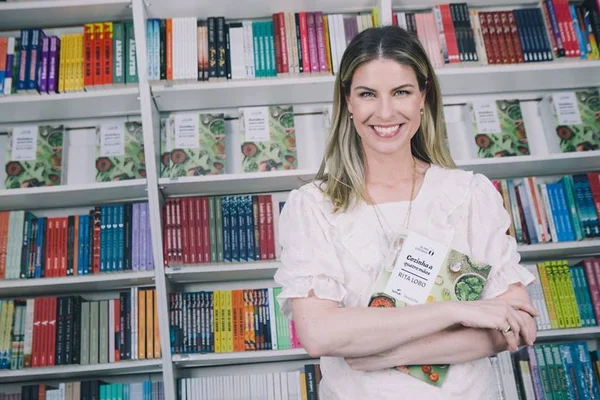 Após prisão de Queiroz, Rita Lobo divulga receitas com laranja
