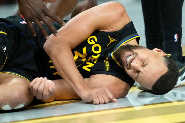 Stephen Curry tem lesão confirmada após derrota para os Rockets
