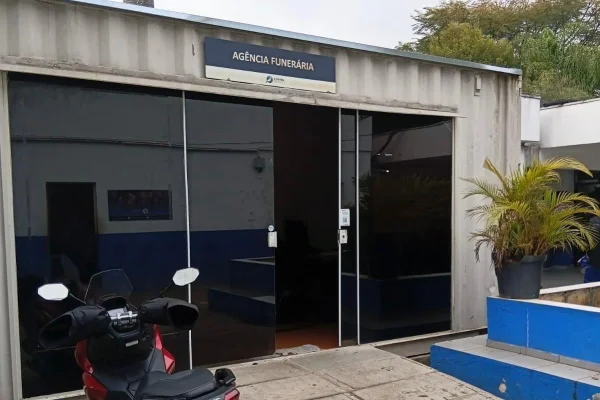 Funcionária tentou convencer família que corpo trocado em velório era de jovem
