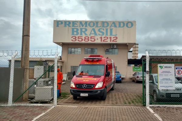 Operário tem o pé esmagado por máquina em fábrica no Distrito Federal