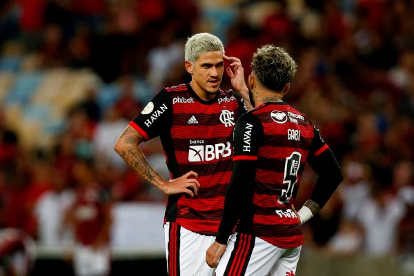 Veja por quanto tempo Flamengo perderá Pedro e Gabigol