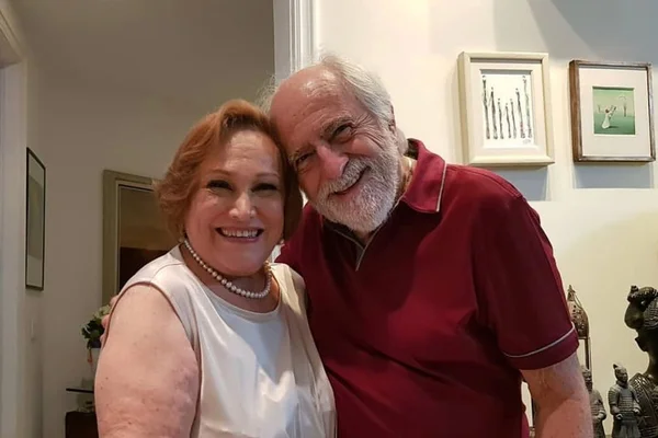 Ary Fontoura manda mensagem para Nicette Bruno, internada com Covid-19