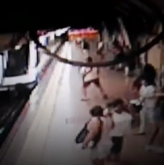 Vídeo. Brasileiro é preso em Madri por empurrar espanhol nos trilhos do metrô