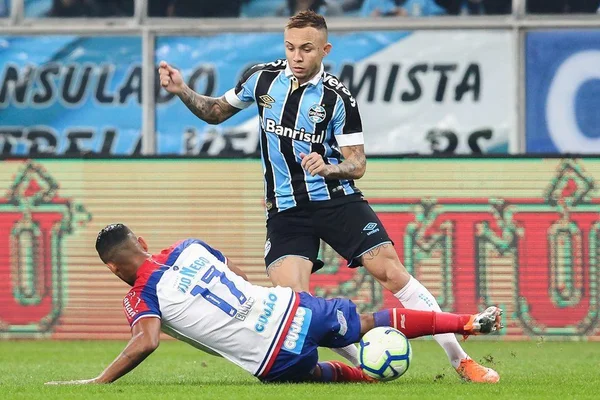 Em noite fria, Grêmio e Bahia empatam jogo morno