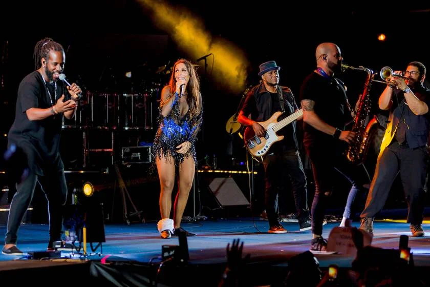 Ivete Sangalo e Wesley Safadão quase se beijam no clipe de “À Vontade” - imagem 13 Ivete Sangalo e Wesley Safadão quase se beijam no clipe de “À Vontade” - imagem 13