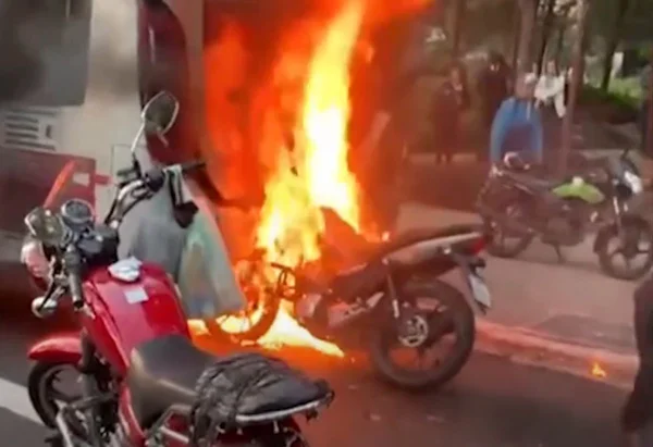 Incêndio em ônibus na Marginal Pinheiros