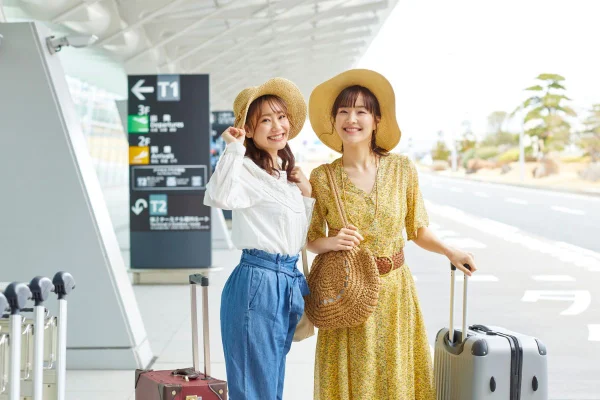 Descubra os 5 países mais seguros para mulheres viajarem sozinhas