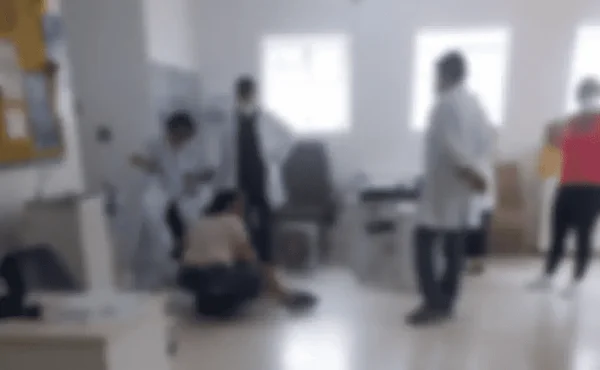 Funcionária de unidade de saúde é agredida e pacientes contêm suspeito