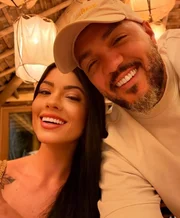 Belo e Rayane Figliuzzi posam juntos para as redes sociais Belo e Rayane Figliuzzi posam juntos para as redes sociais