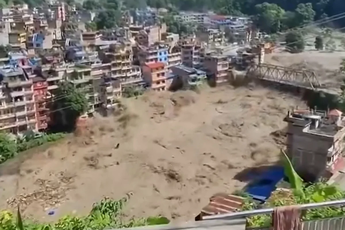 Nepal: chanceler diz que terremoto causou deslizamento de terra e enchente Nepal: chanceler diz que terremoto causou deslizamento de terra e enchente