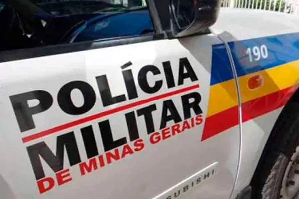 Imagem colorida de carro da PMMG adolescentes - Metrópoles