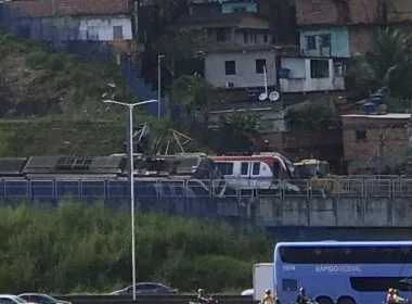 Vídeo: dois vagões de metrô descarrilam em Salvador