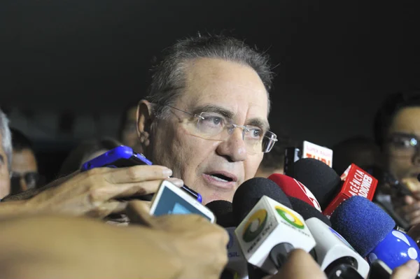 Prisão de Delcídio foi fulminante, chegou o momento de ouvi-lo, diz Renan Calheiros