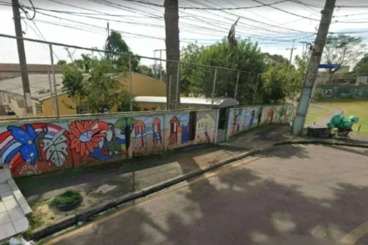 Imagem colorid , Homem armado com faca invade escola e faz crianças reféns em Curitiba - Metrópoles