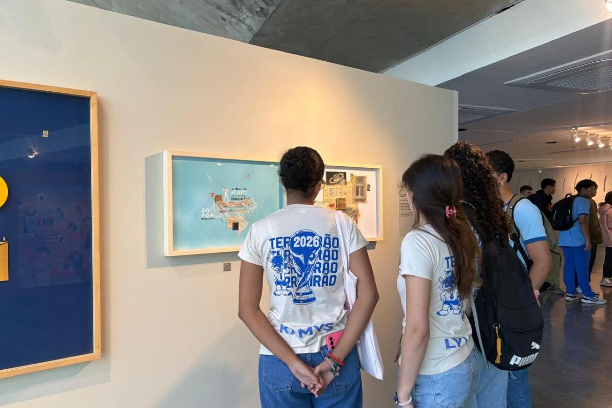 Estudantes de Planaltina visitam mostra Constelações Contemporâneas Estudantes de Planaltina visitam mostra Constelações Contemporâneas