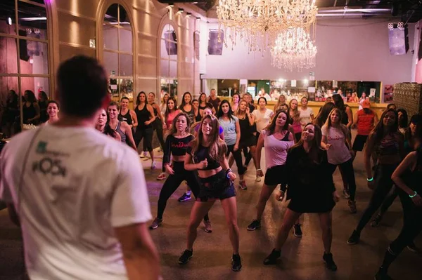 Q5 Night Club abre portas para brunch atlético