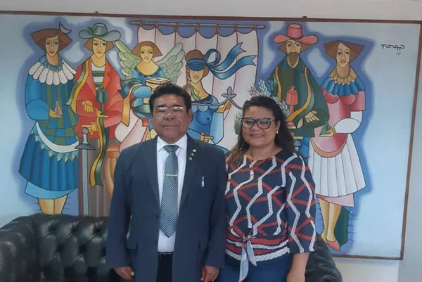 Desembargador José James, do TJPI, e a filha Lia Rachel, que é advogada