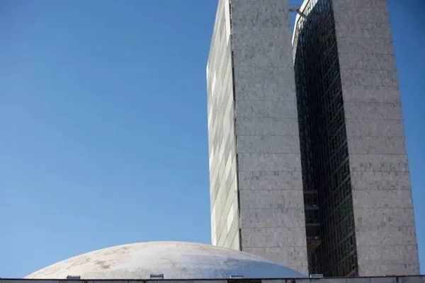 Imagem colorida mostra prédio do Congresso-Nacional - Metrópoles