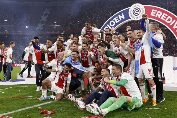 Ajax comemora título de campeão holandês - Metrópoles