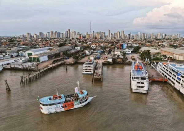 imagem colorida flotilha yaku mama