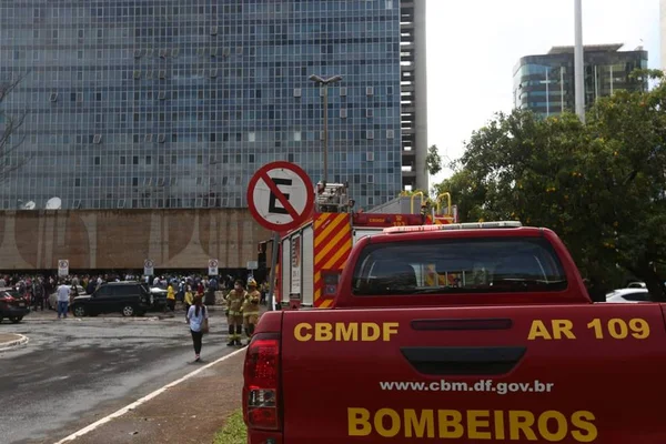 Alarme dispara no edifício-sede dos Correios e prédio é esvaziado