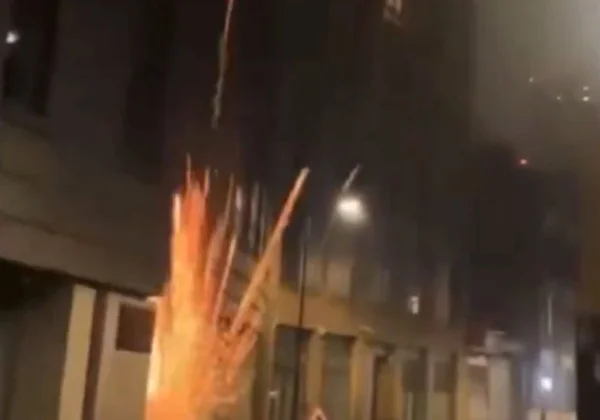 Foto colorida de fogos de artifícios - Metrópoles