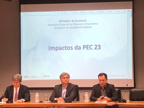 Manobra no teto de gastos abrirá espaço para R$ 91,6 bi, diz governo