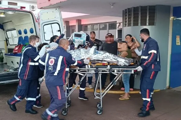 Adolescente sofre acidente em máquina agrícola e tem pernas amputadas