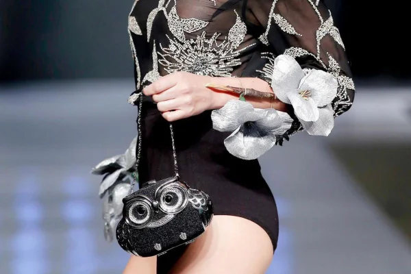 zinc complements metrópoles catwalk - metrópoles