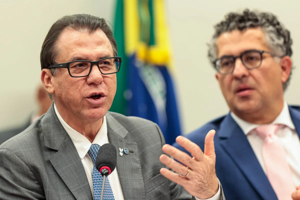 Atualização: Ministro do Trabalho responde se será chefe de gabinete de Lula; vídeo
