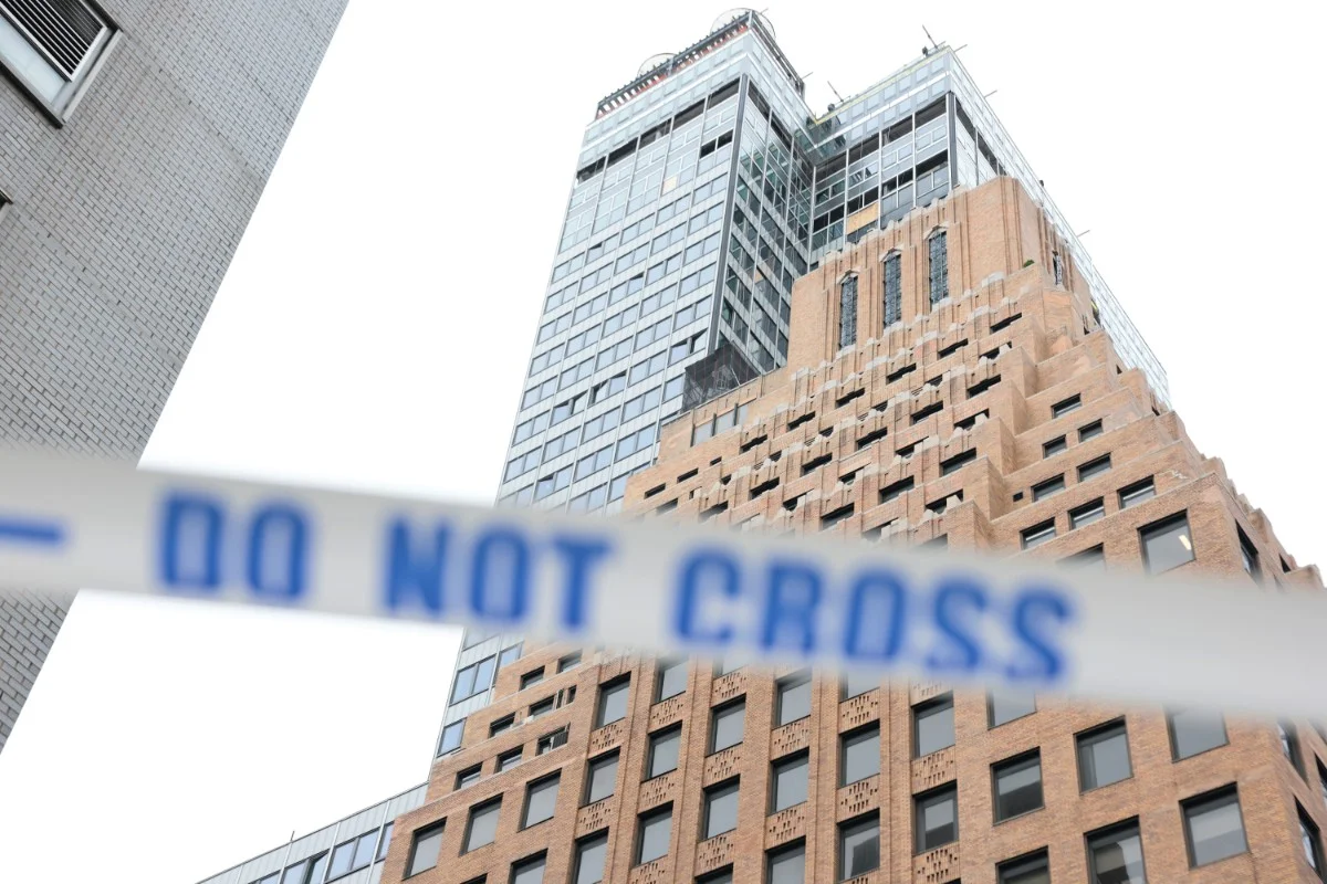 Prédio de 37 andares corre risco de desabar em Nova York - imagem 2 Prédio de 37 andares corre risco de desabar em Nova York - imagem 2