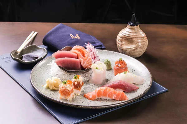 Restaurante japonês Roji oferece almoço por R$ 49
