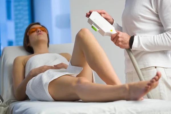 A especialista entende que a depilação a laser é a técnica mais eficaz