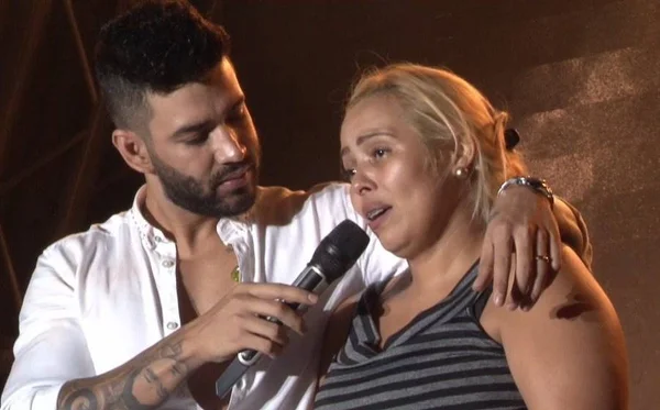 Gusttavo Lima doa R$ 50 mil para tratamento de criança doente