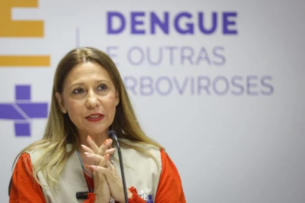 Ethel Maciel, secretária de Vigilância em Saúde e Ambiente do Ministério da Saúde apresenta mudanças no cenário da dengue no Brasil - metrópoles