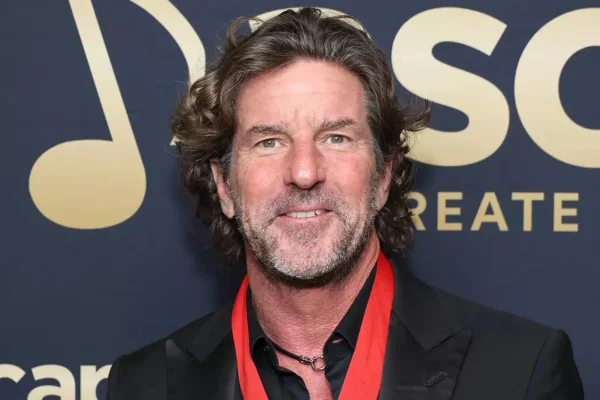 Brett James, compositor vencedor do Grammy, morre em acidente de avião