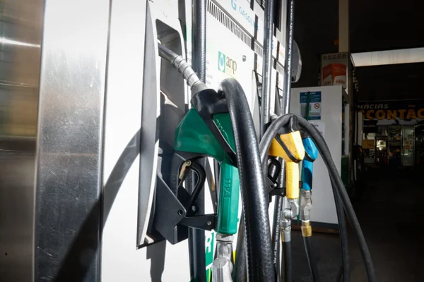 Petrobras eleva preços da gasolina e do diesel em até 8% nesta quarta
