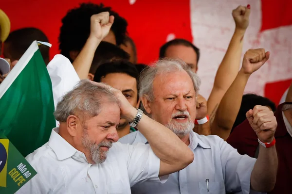 “Seu pessoal está com a goela muito aberta”, disse Emílio a Lula