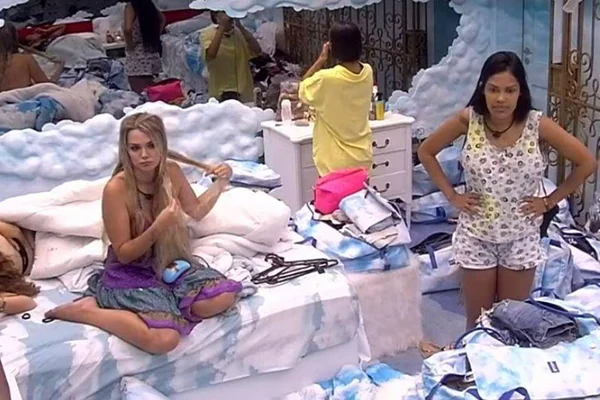 BBB20: Flay pede desculpa pela cuspida, mas Gizelly não aceita