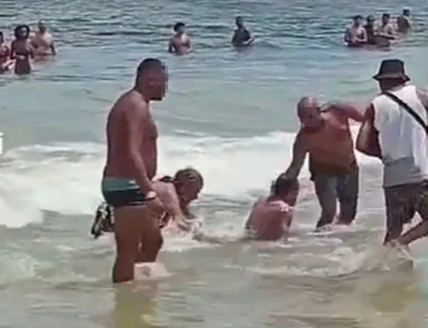 Pessoas no mar