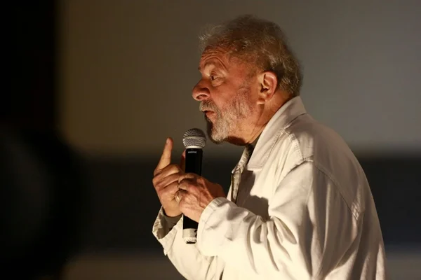 PT já reavalia cenário para candidatura de Lula
