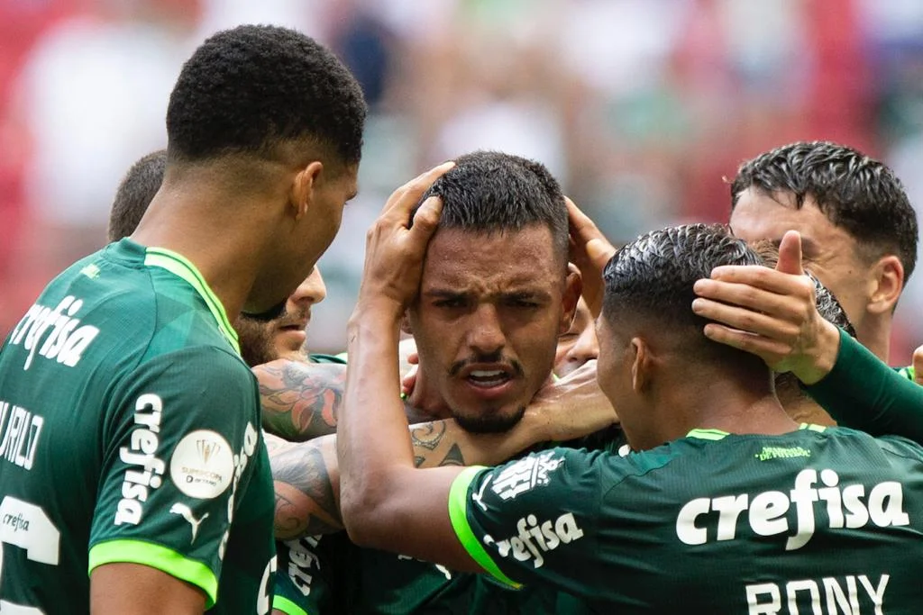 Supercopa: veja imagens do jogo eletrizante entre Palmeiras x Flamengo no Mané Garrincha - imagem 7 Supercopa: veja imagens do jogo eletrizante entre Palmeiras x Flamengo no Mané Garrincha - imagem 7