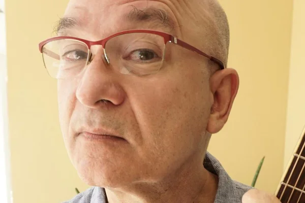 Herbert Vianna recebe alta hospitalar após oito dias de internação