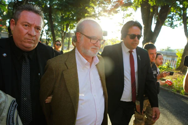 Ex-governador de MG Eduardo Azeredo se entrega à polícia