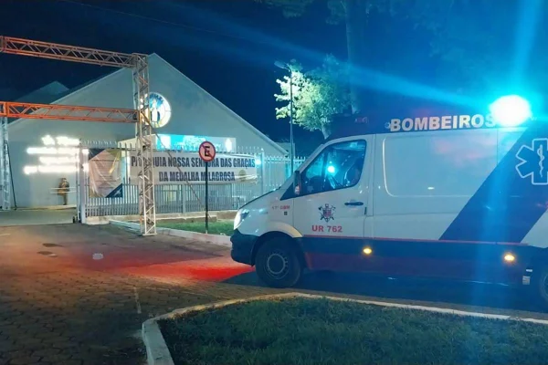 Tenda de igreja católica desaba e atinge duas pessoas na Asa Norte