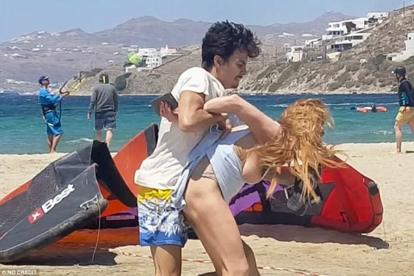Em vídeo, noivo de Lindsay Lohan agride a atriz