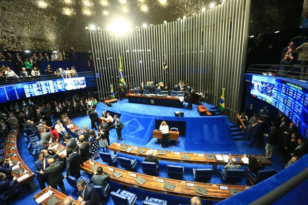 Placar do impeachment aponta derrota de Dilma na votação desta quarta