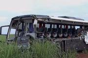 Estrada onde ocorreu acidente entre ônibus e carreta era usada como rota alternativa devido a obra em ponte