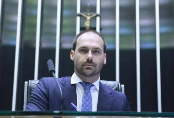 STF não acha Eduardo Bolsonaro para citá-lo em ação de Daniela Mercury