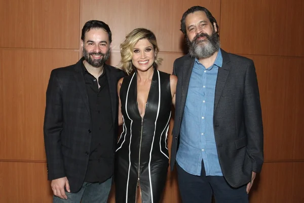 Estreia de O Amor Dá Trabalho, no Rio, leva celebs às gargalhadas